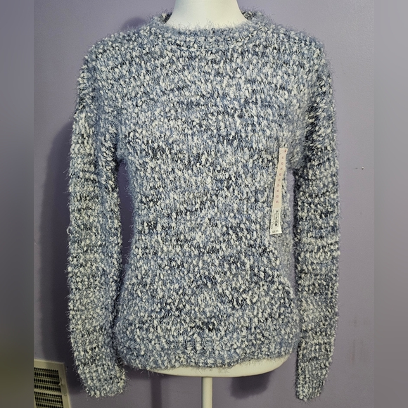 NWT So blue & white fuzzy sweater in size XS - Picture 1 of 7